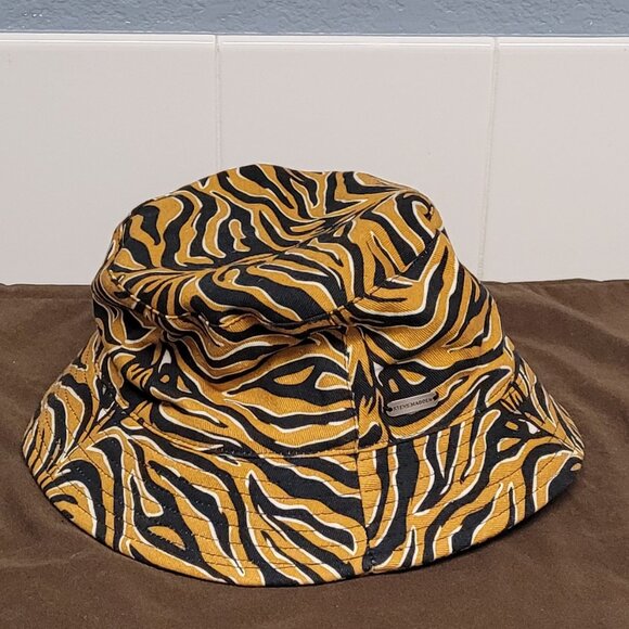 Steve Madden bucket hat with animal stripes - Picture 2 of 6
